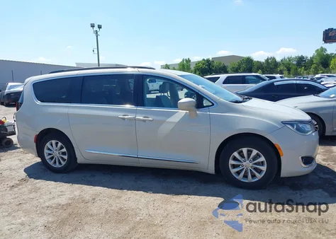 2017 Chrysler Pacifica Touring-L из США, поврежденный, VIN 2C4RC1BG6HR552974